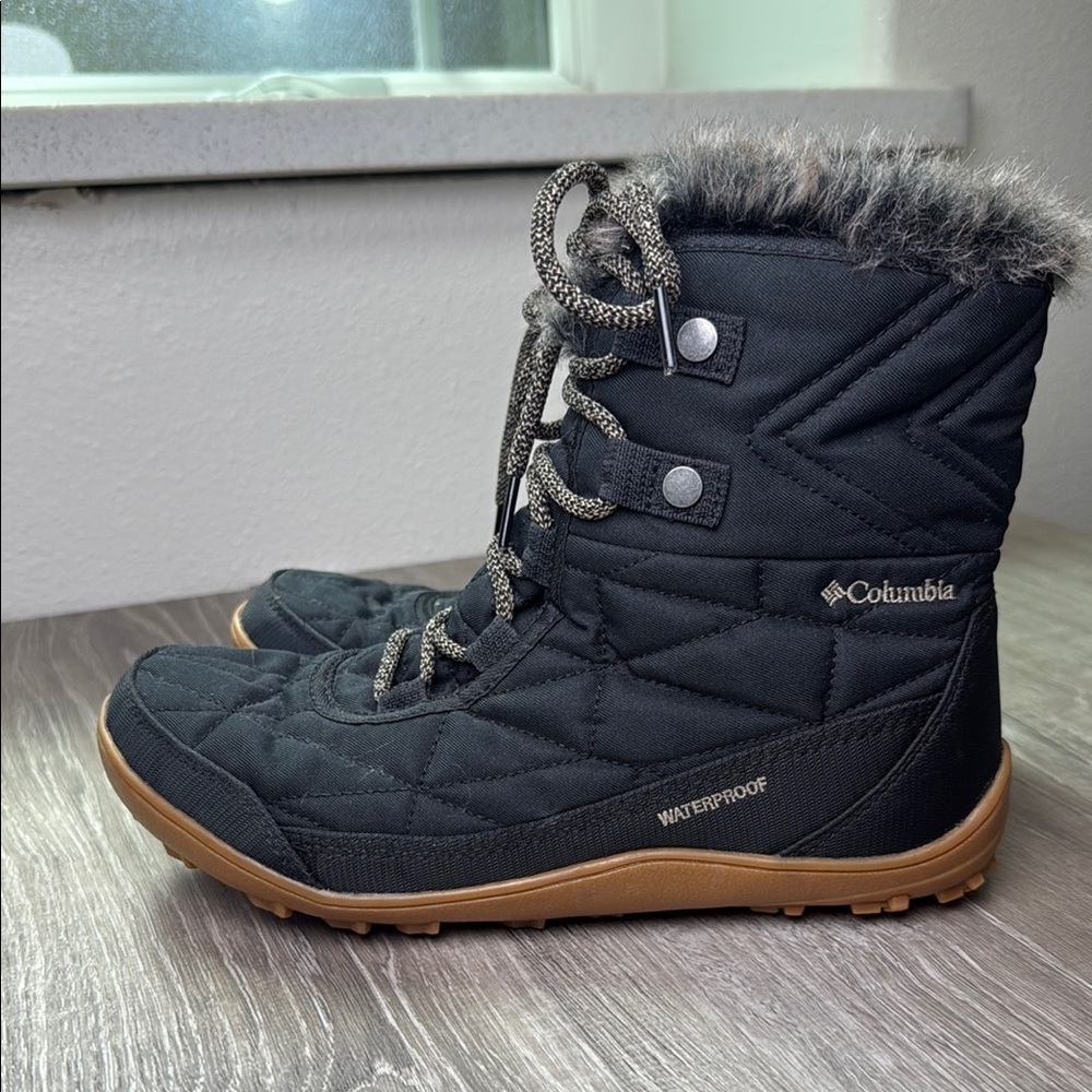 Columbia Women's Waterproof Winter Boot in Black
